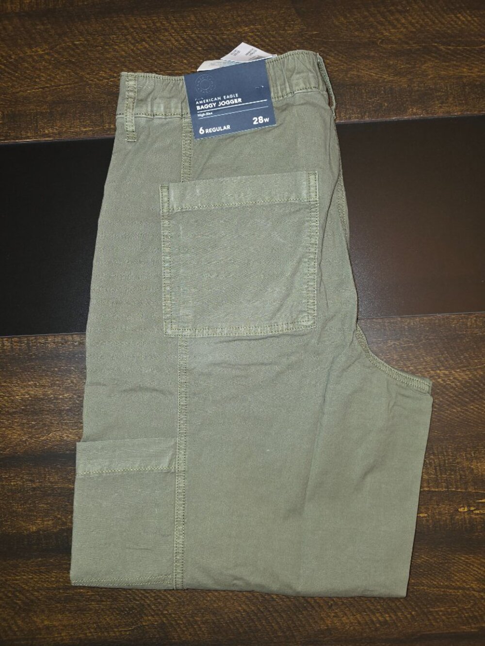 NWT American Eagle High-Rise Stretch Baggy Jogger Cargo Pants Olive Green 6 Reg
